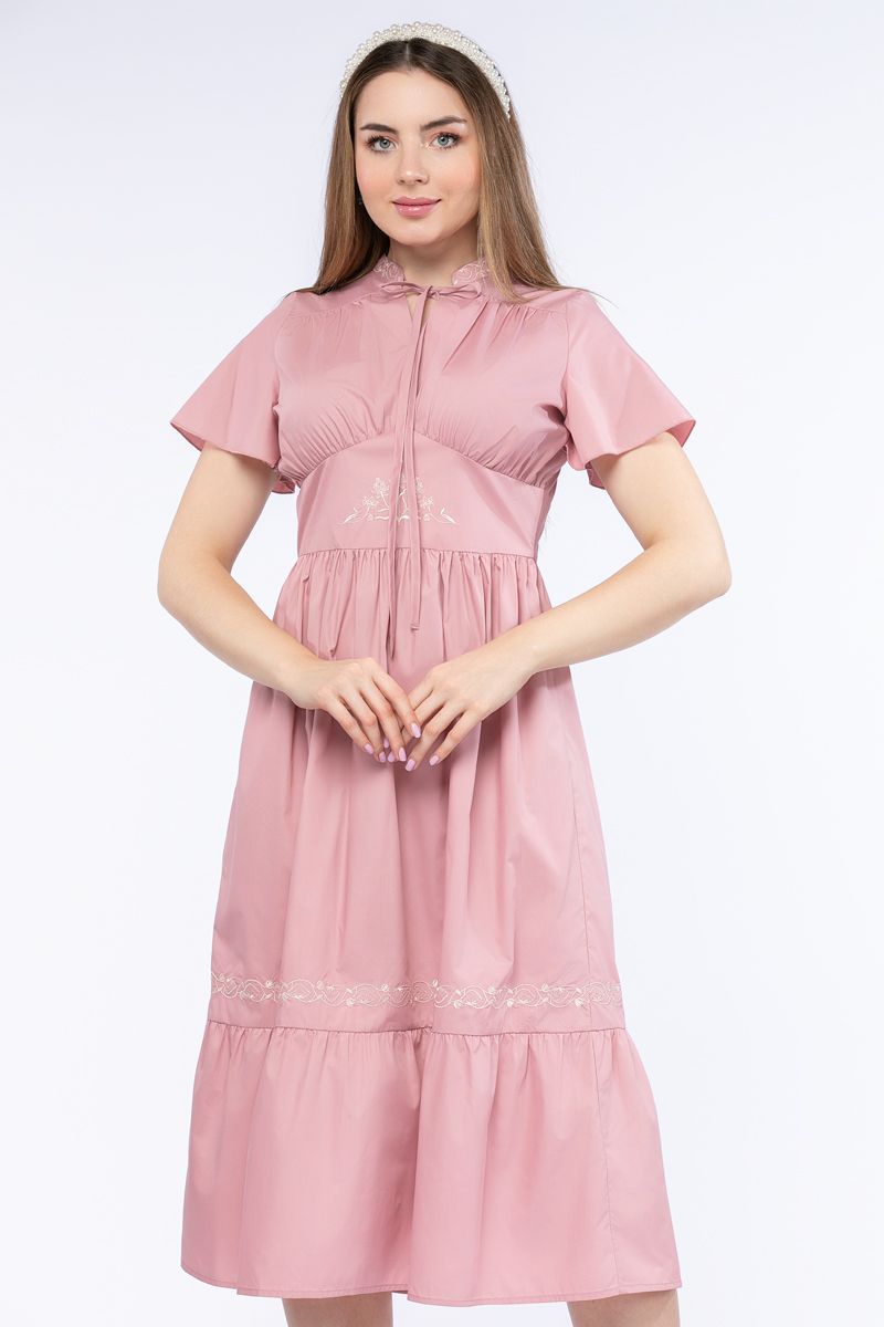 فستان نسائي بتطريز