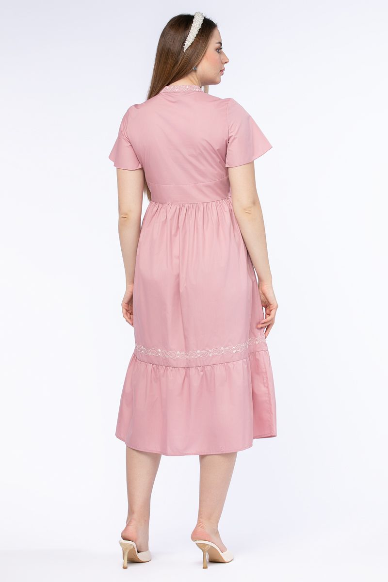 فستان نسائي بتطريز