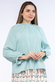 بلوزة نسائية بتفاصيل