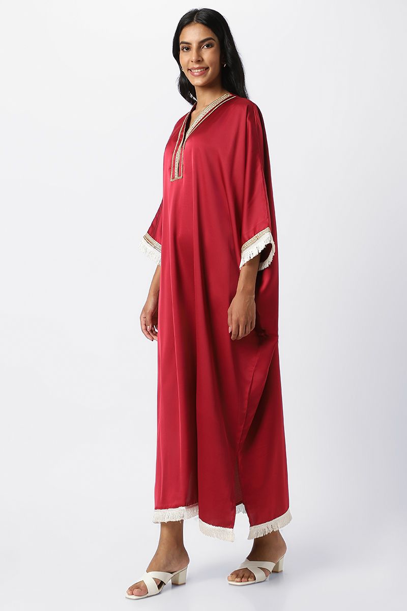 women jallabiya with embroidery