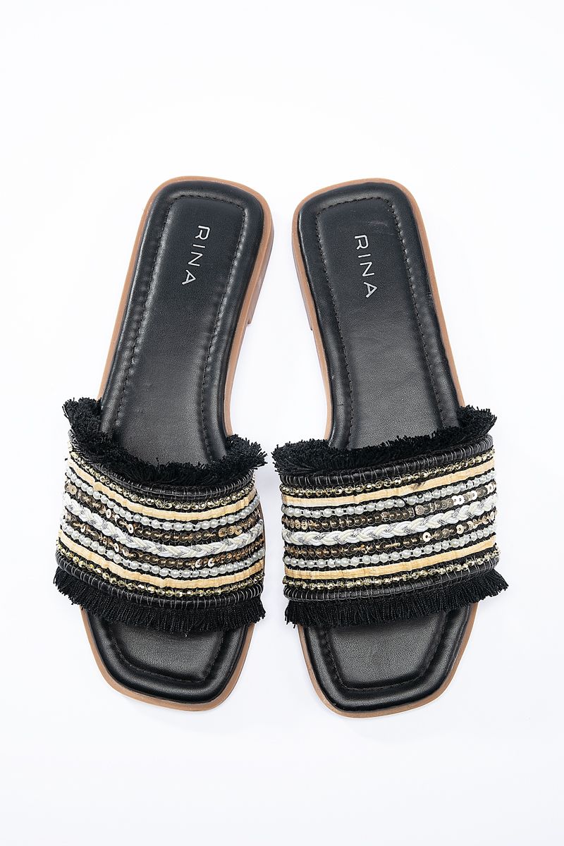 women knitted slipper with sequins