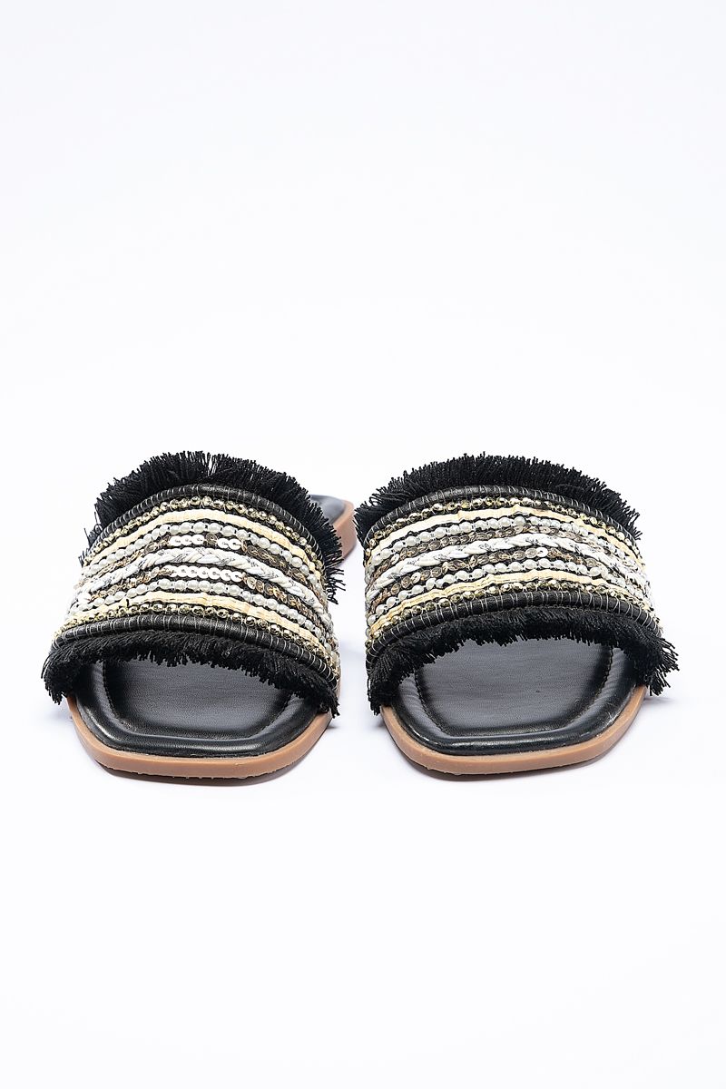 women knitted slipper with sequins