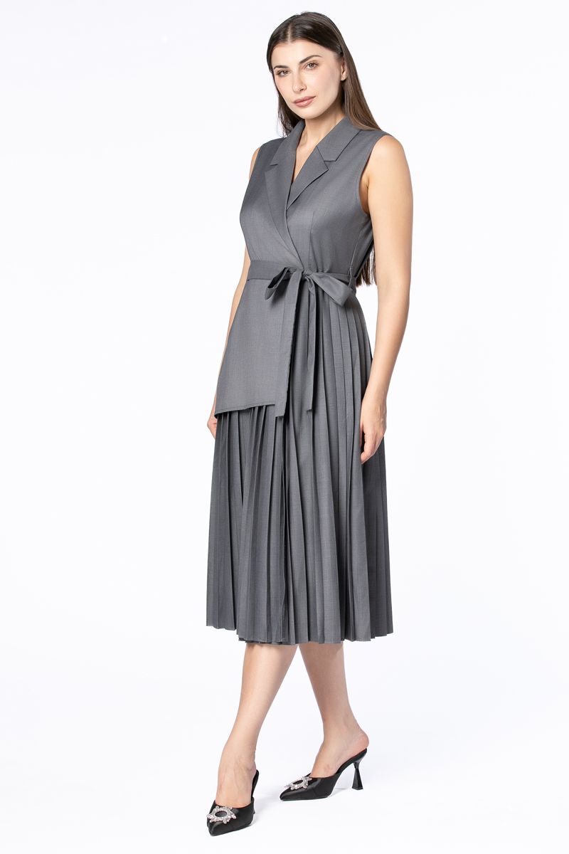 فستان نسائي بكسرات