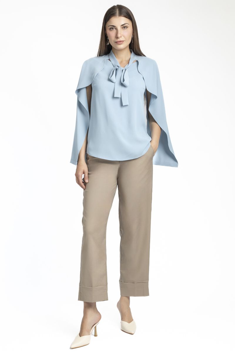 بلوزة نسائية بنمط كيب