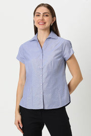 قميص نسائي بنقشة تطريز