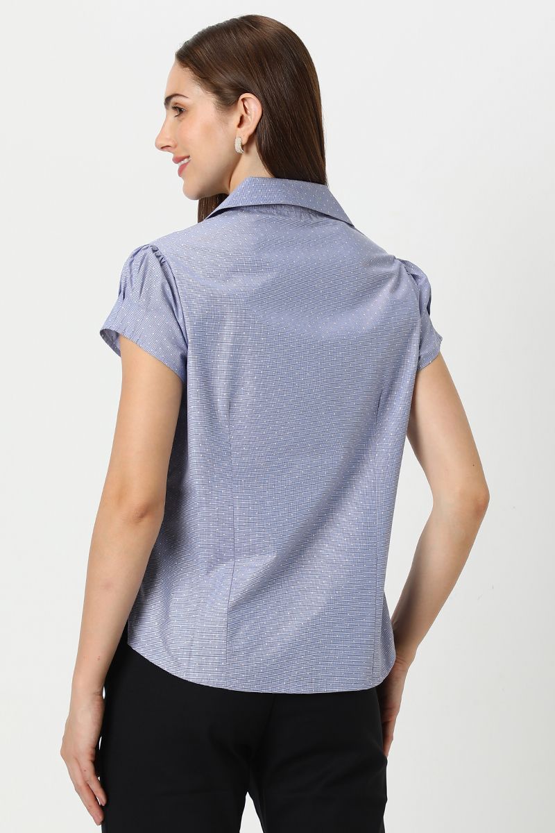 قميص نسائي بنقشة تطريز