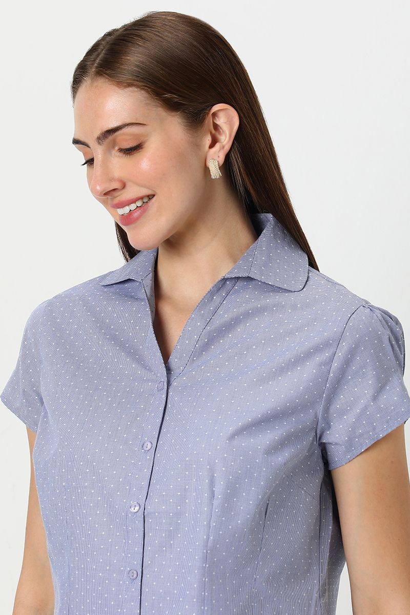 قميص نسائي بنقشة تطريز