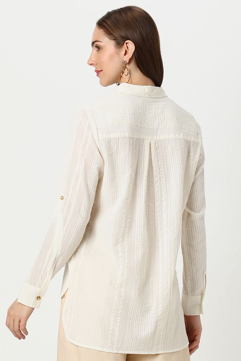 قميص نسائي بنقشة مخططة