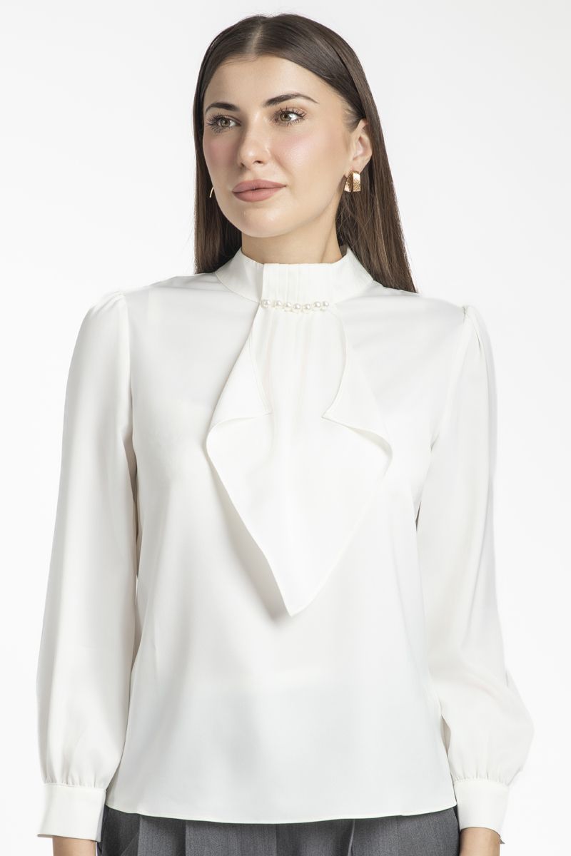 بلوزة نسائية بلون موحد