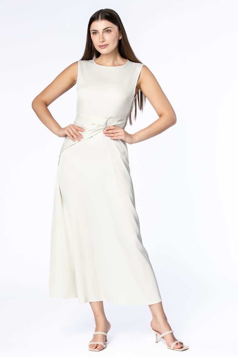 فستان نسائي طويل بلون موحد