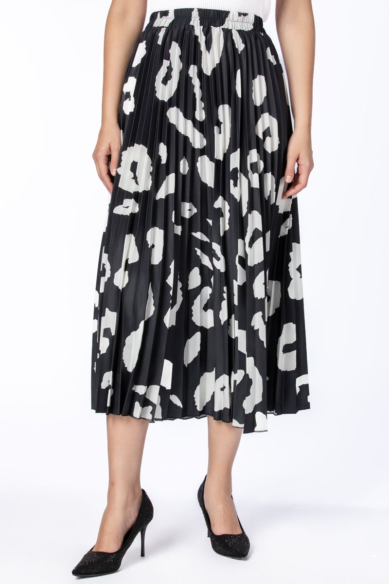 تنورة نسائية متباينة اللون بكسرات