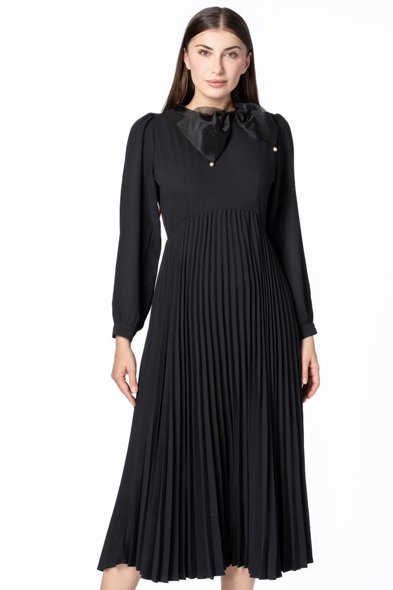 فستان نسائي بكسرات وربطة ببيونة