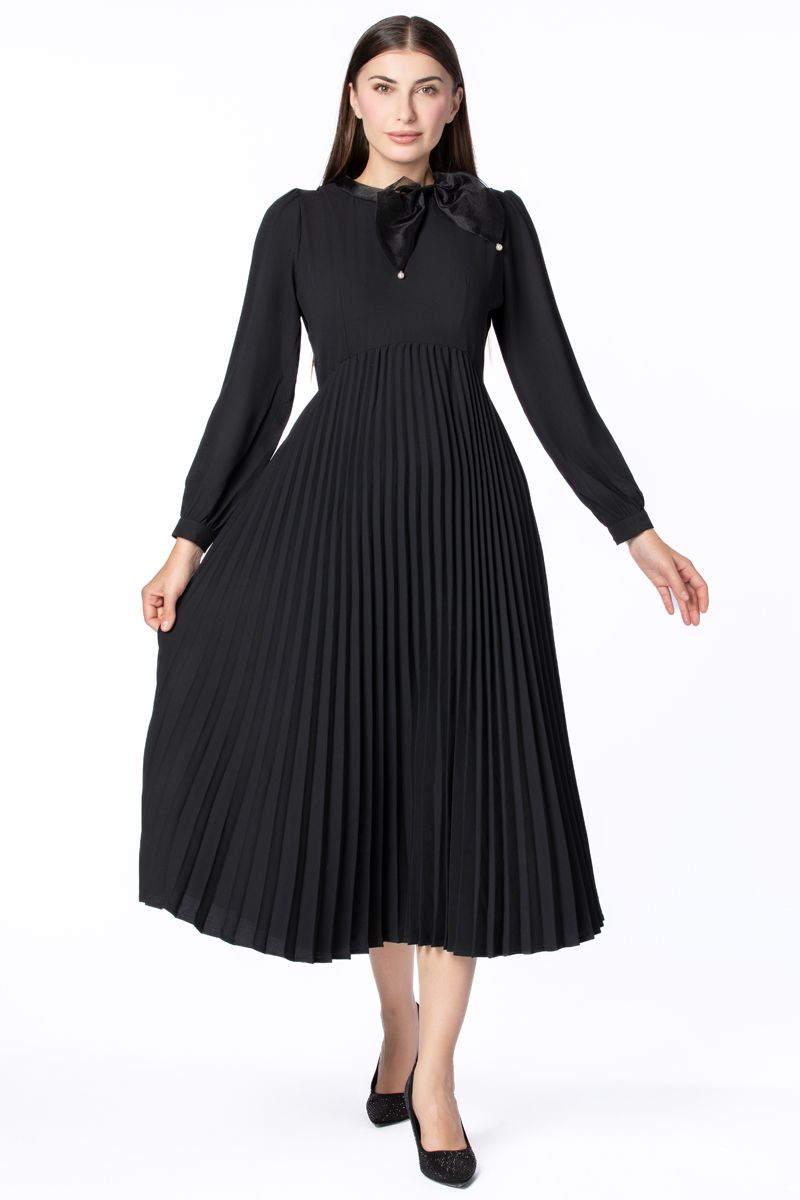 فستان نسائي بكسرات وربطة ببيونة