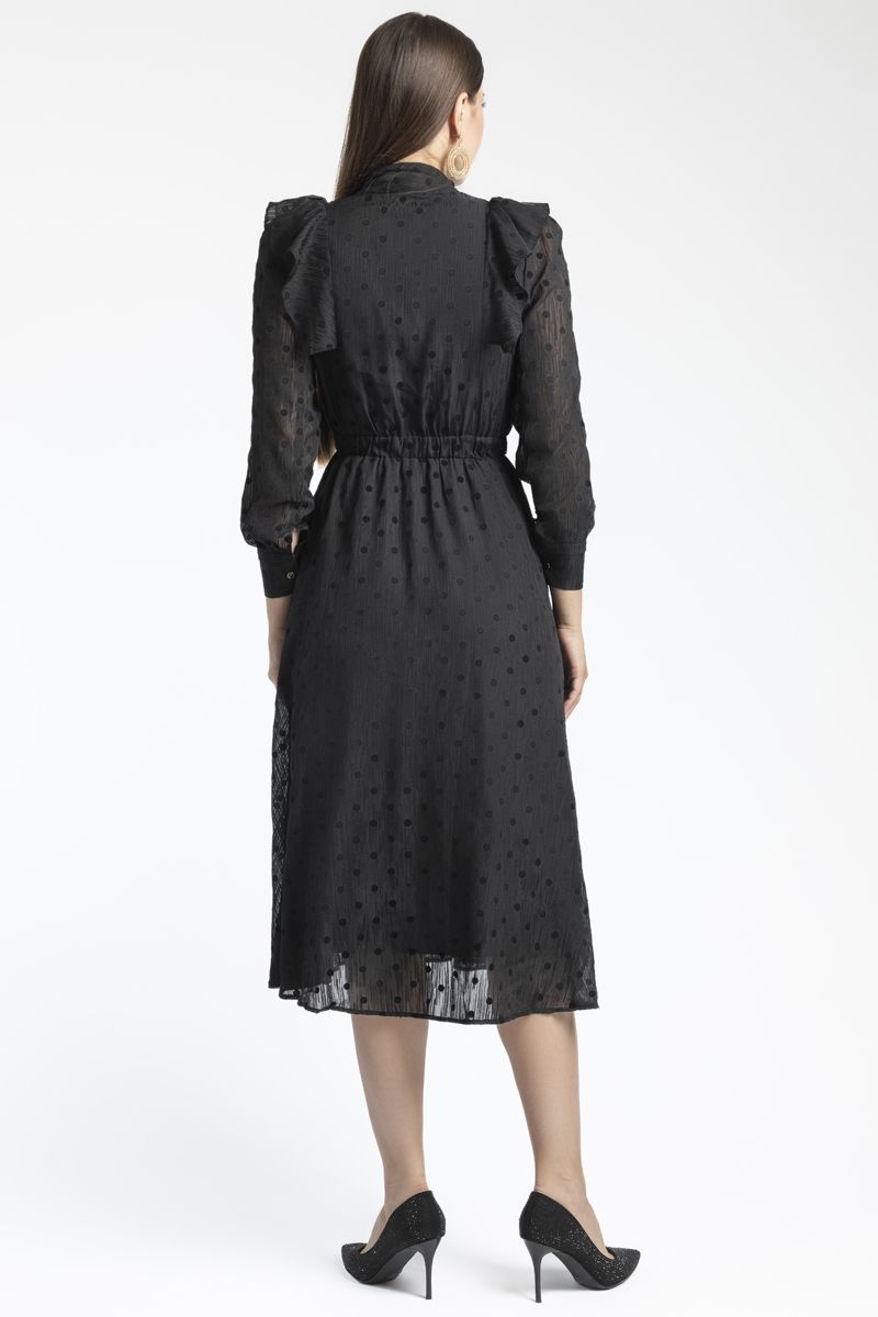 فستان نسائي مكشكش وبنمط منقط من نفس اللون