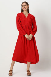 فستان نسائي بدانتيل مطرز