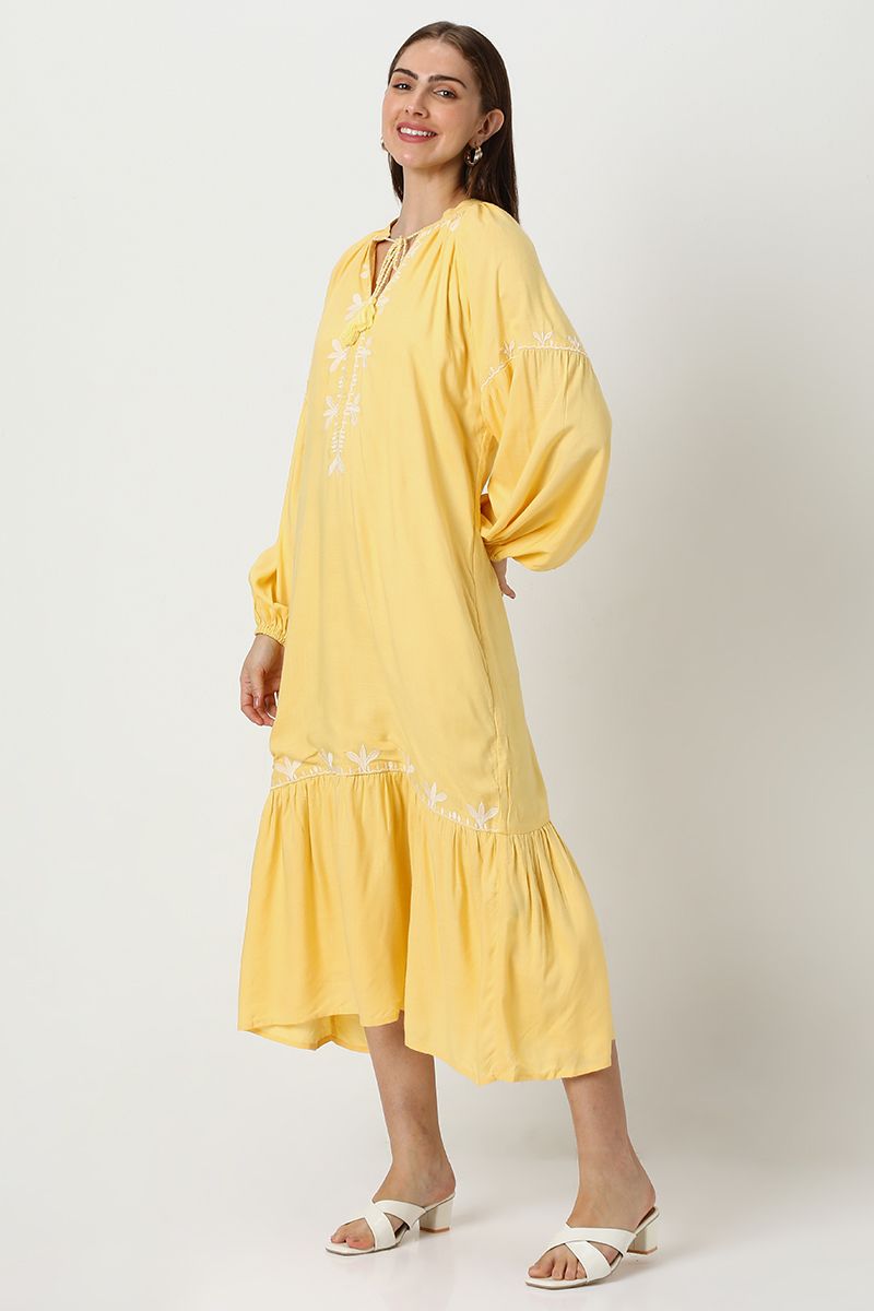 فستان نسائي فضفاض بتطريز