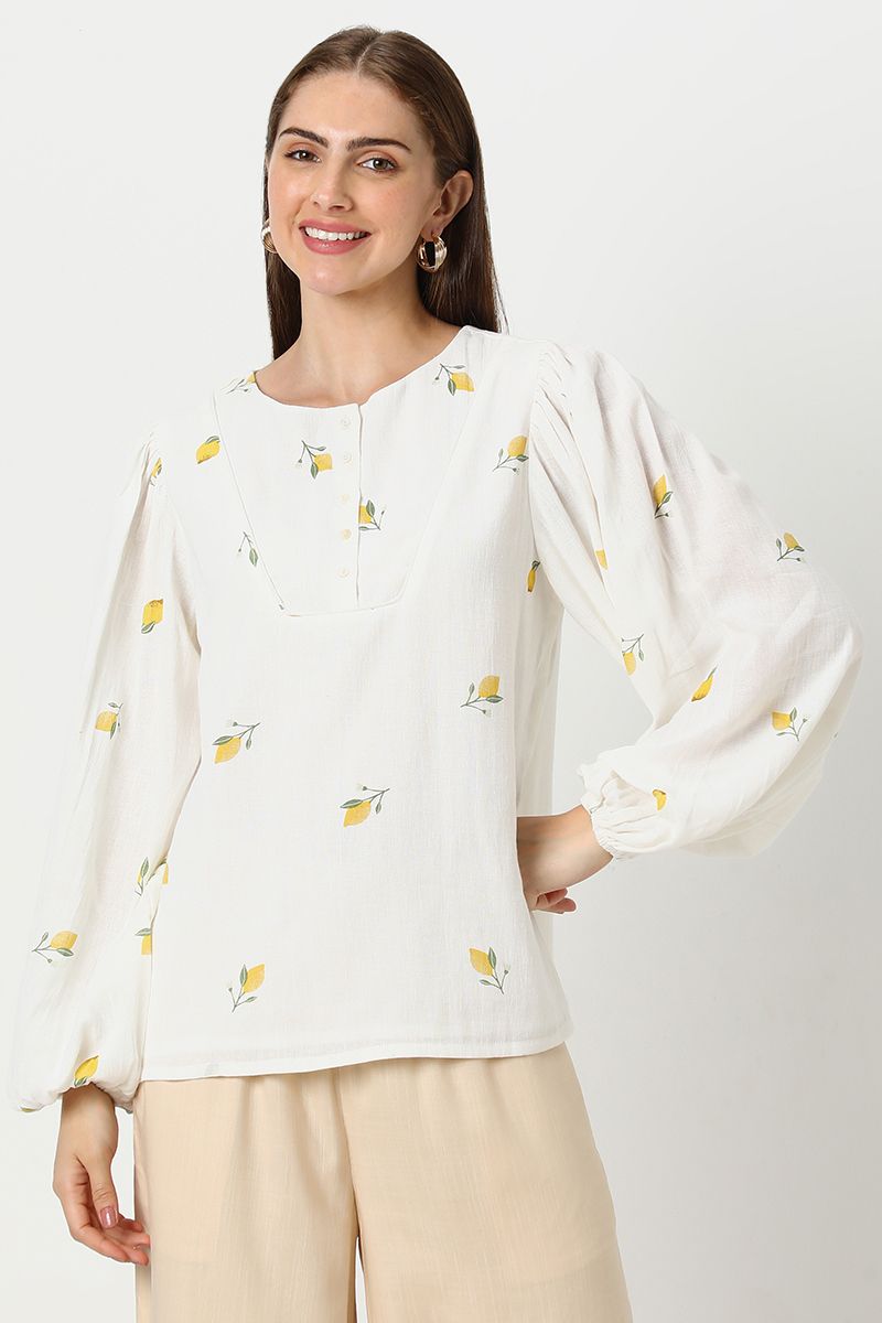 بلوزة نسائية بطبعات