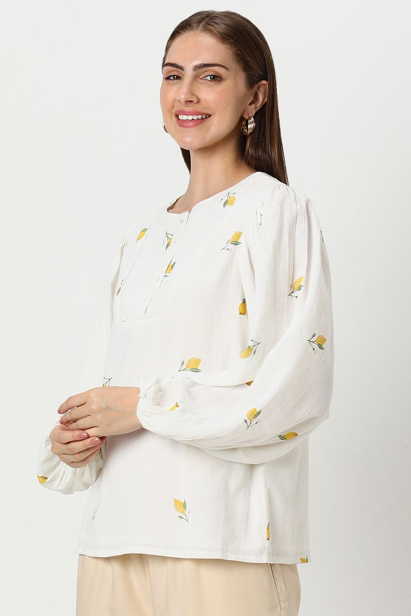 بلوزة نسائية بطبعات