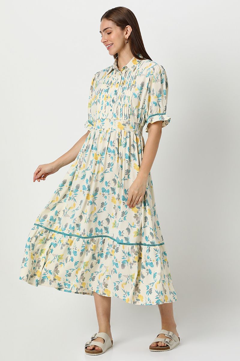 فستان نسائي مورد بكسرات على الصدر