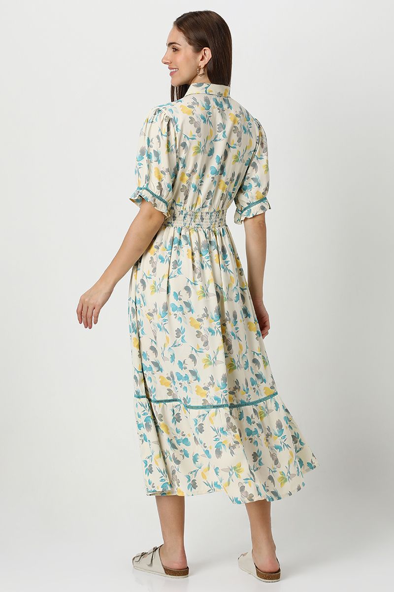 فستان نسائي مورد بكسرات على الصدر