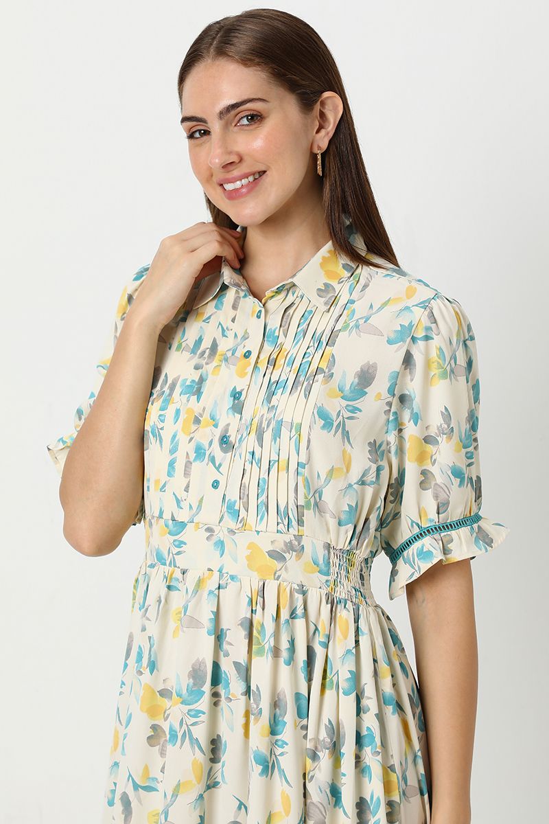 فستان نسائي مورد بكسرات على الصدر