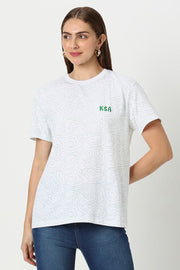 تيشيرت نسائية بطبعات لليوم الوطني بتفاصيل تطريز