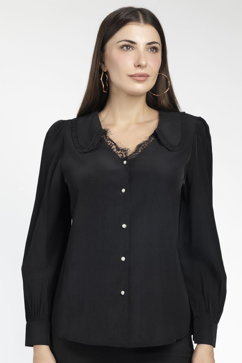 women shirt with dantel details
