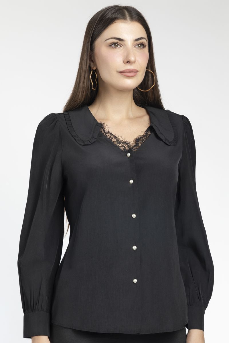 women shirt with dantel details