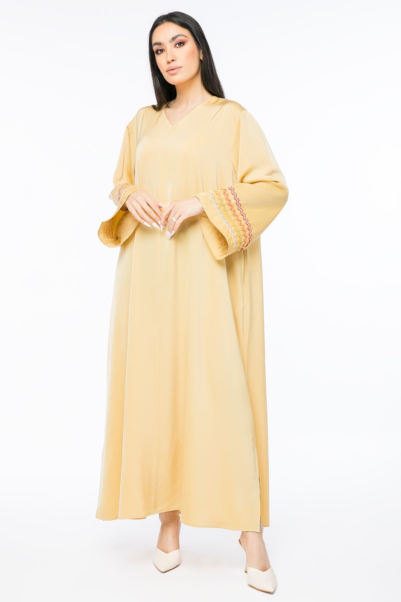 فستان نسائي ماكسي بتطريز