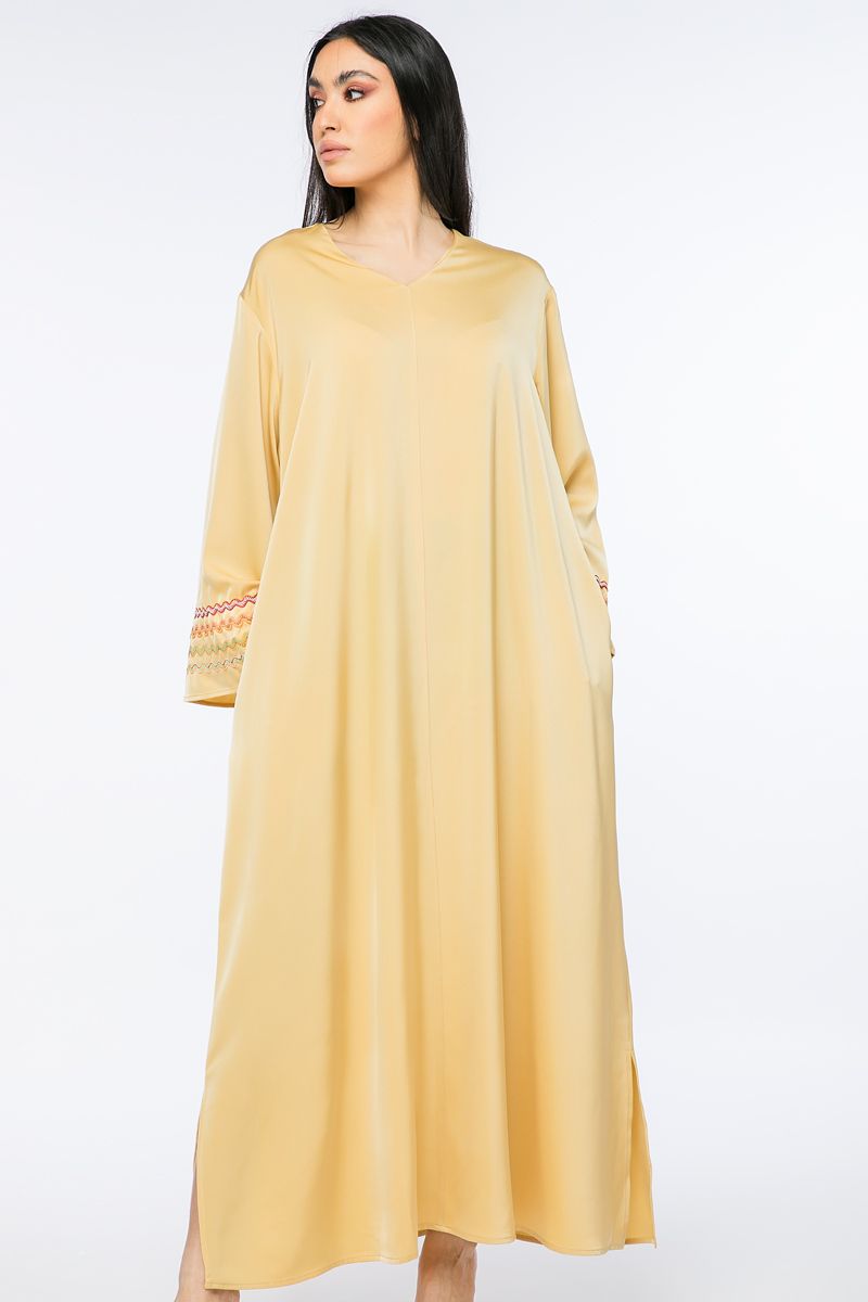 فستان نسائي ماكسي بتطريز