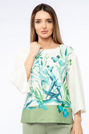 بلوزة نسائية بطبعات