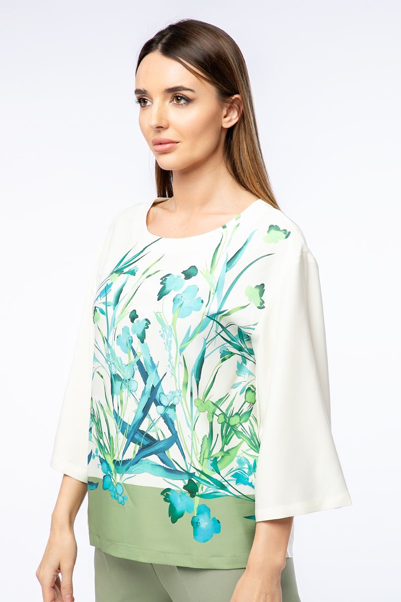 بلوزة نسائية بطبعات