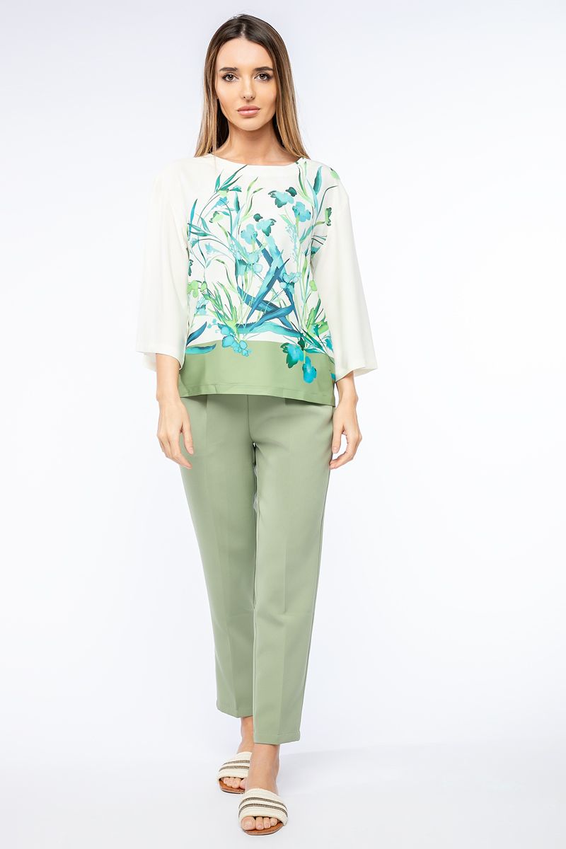 بلوزة نسائية بطبعات