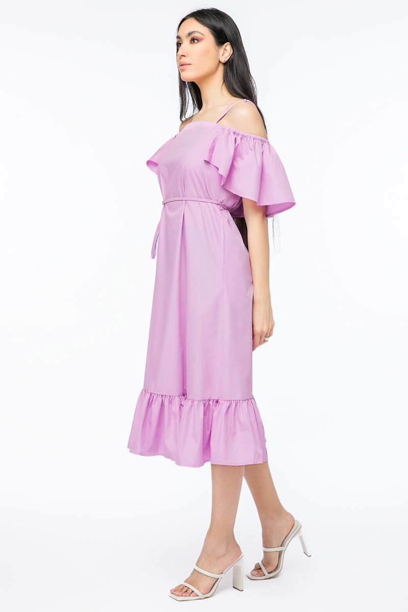 فستان نسائي بأكتاف مكشوفة