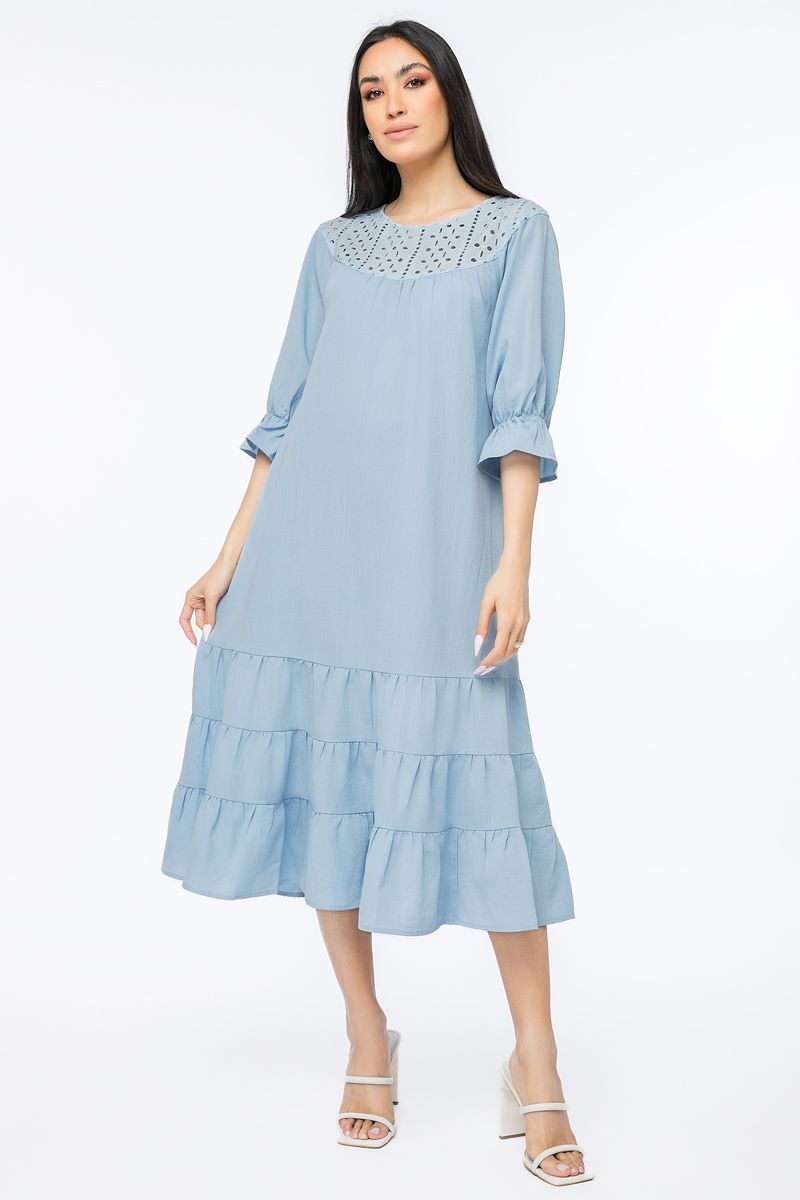 women dress with perforated slots