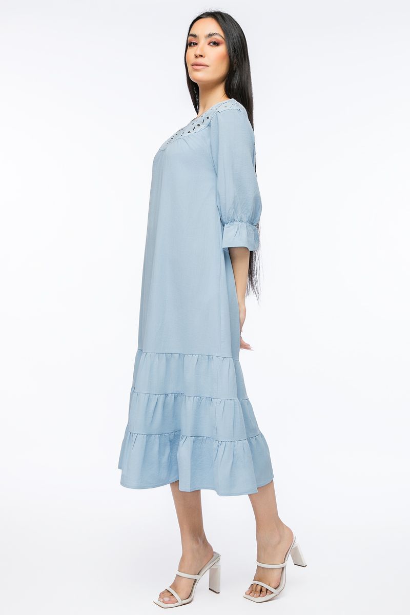 women dress with perforated slots