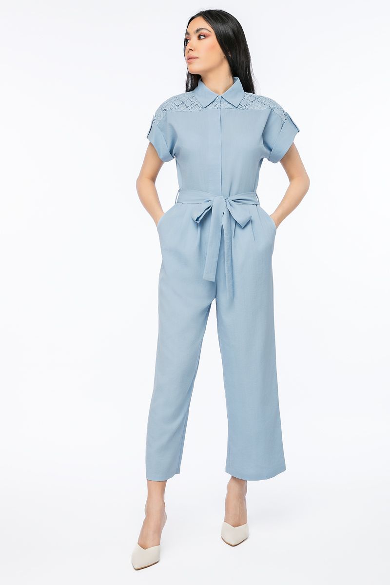 جمبسوت نسائي بفتحات مخرمة