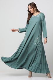 فستان نسائي ماكسي بتطريز