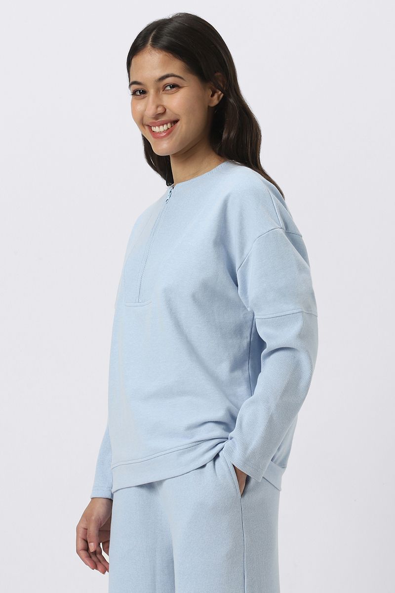 solid colored women sweatshirt with front zipper