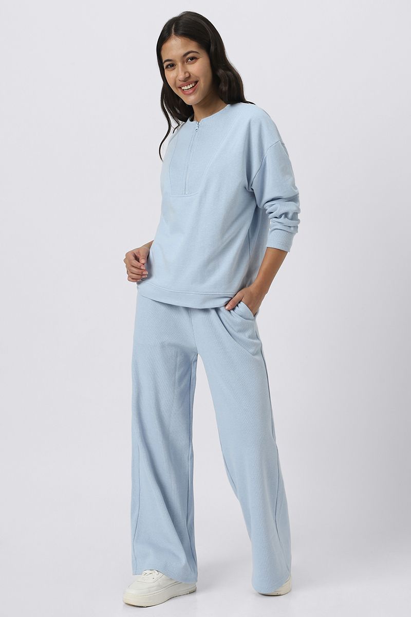 solid colored women sweatshirt with front zipper