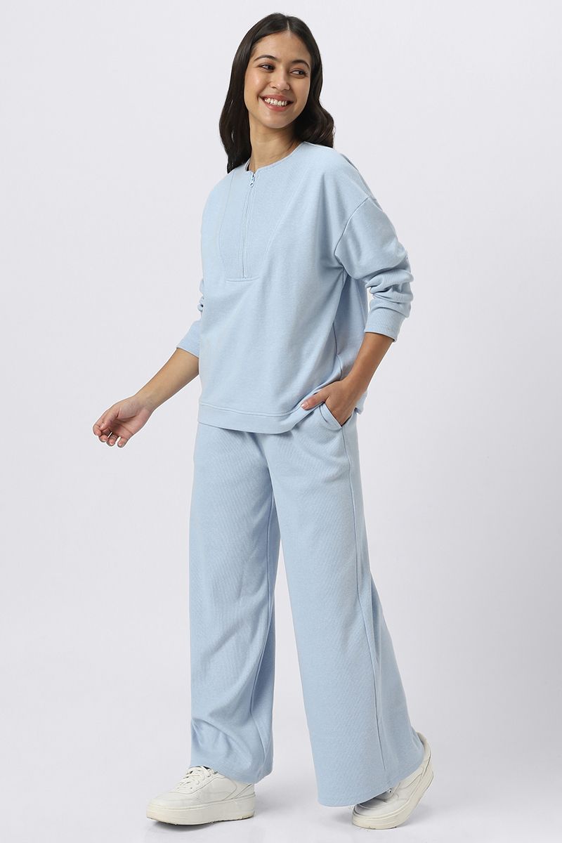 solid colored women sweatshirt with front zipper