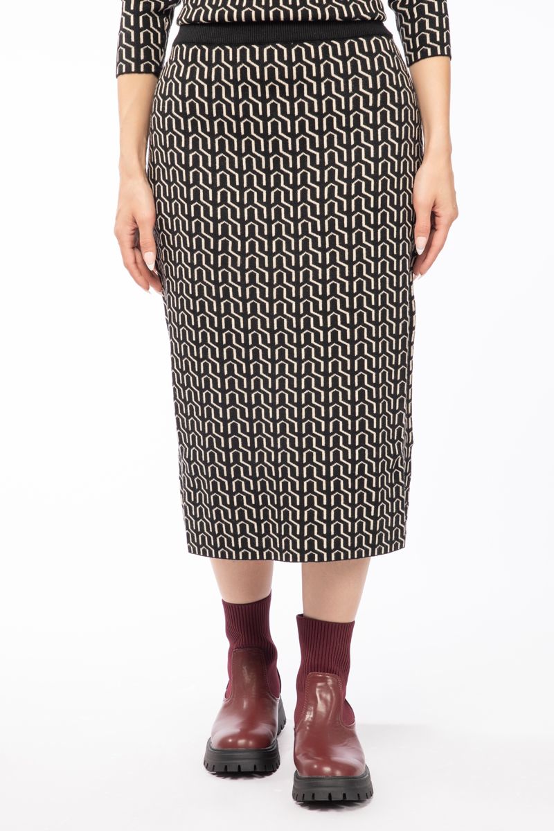 printed knitted women skirt with back slit
