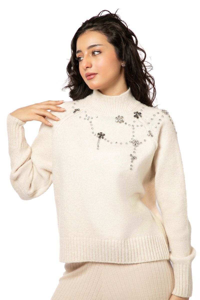 knitted women sweater with studs