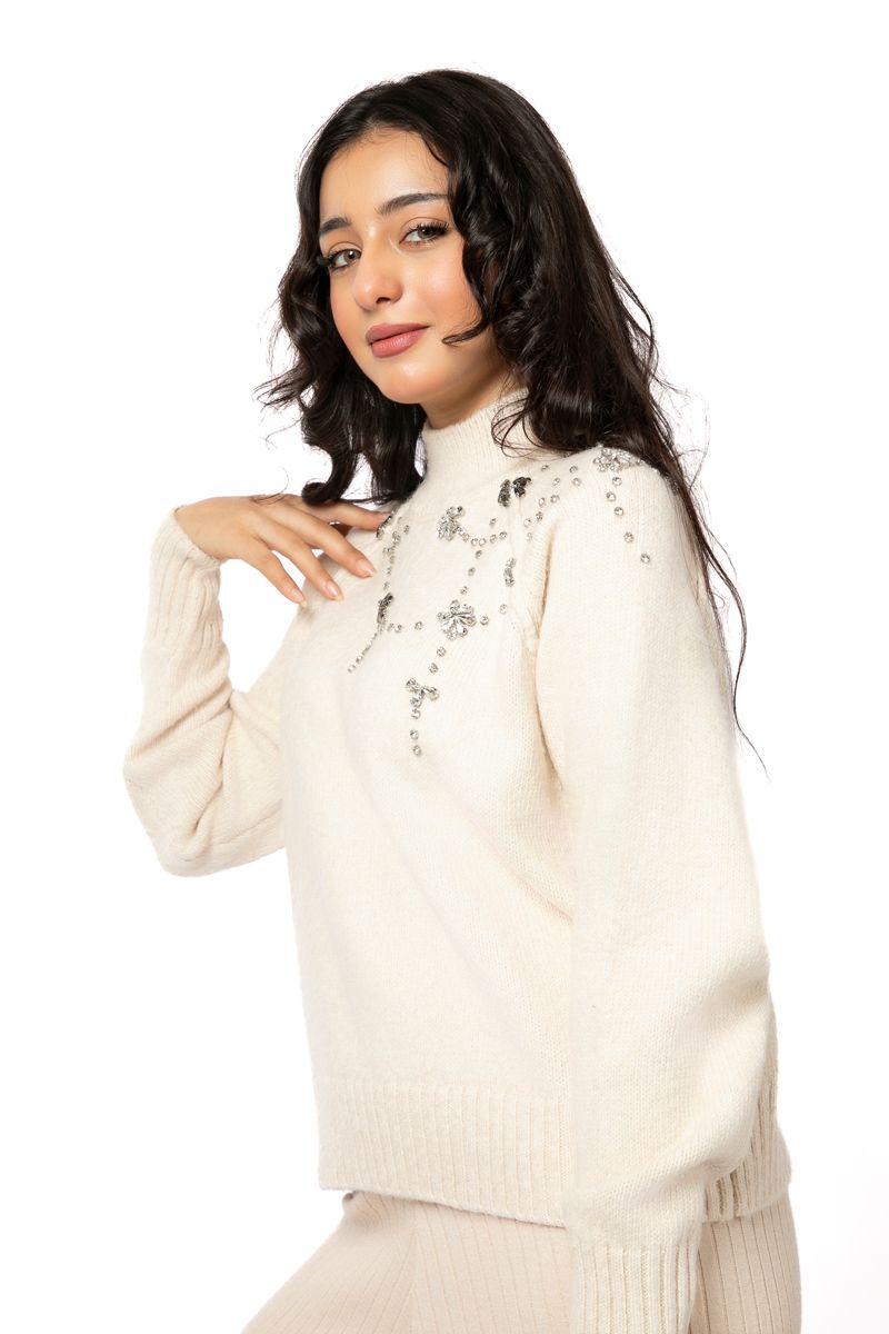 knitted women sweater with studs