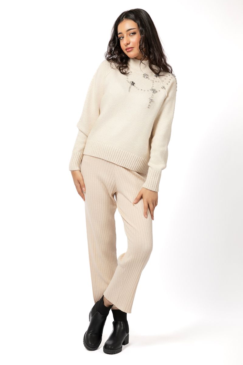 knitted women sweater with studs