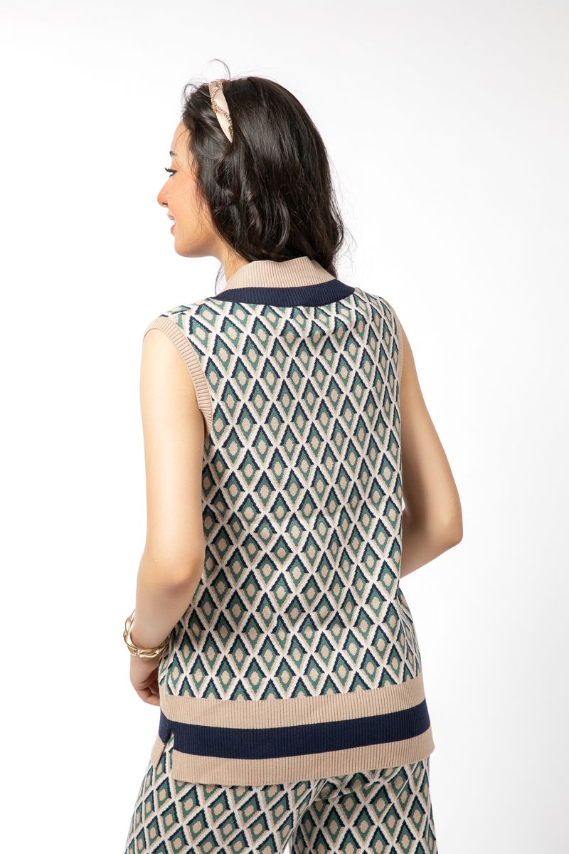 بلوفر نسائية محبوكة بدون أكمام وبطبعات