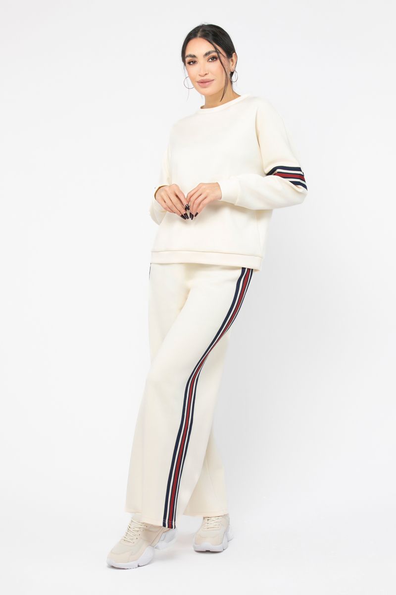 women sweatshirt with linings on sleeves