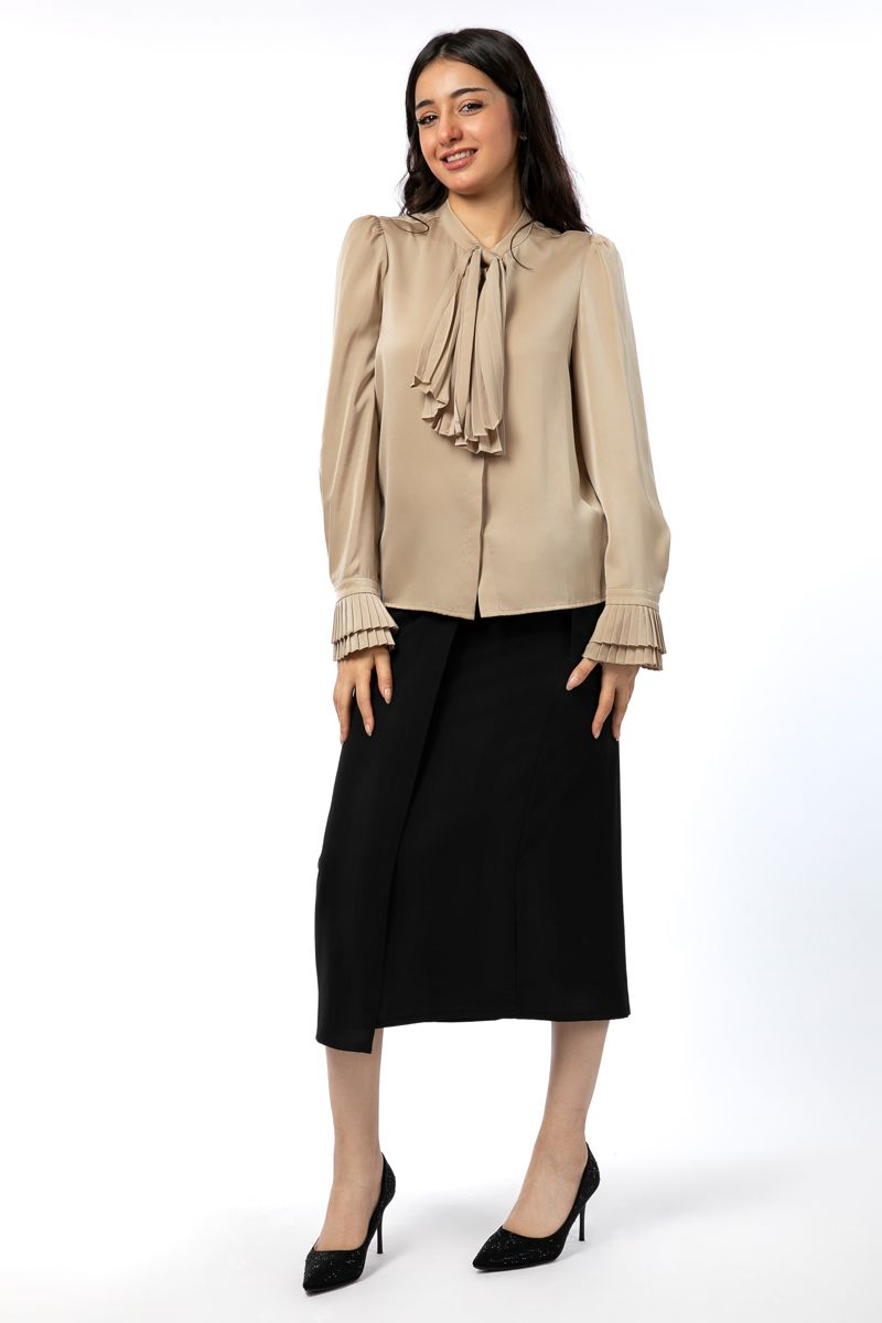 قميص نسائي برباط على الرقبة