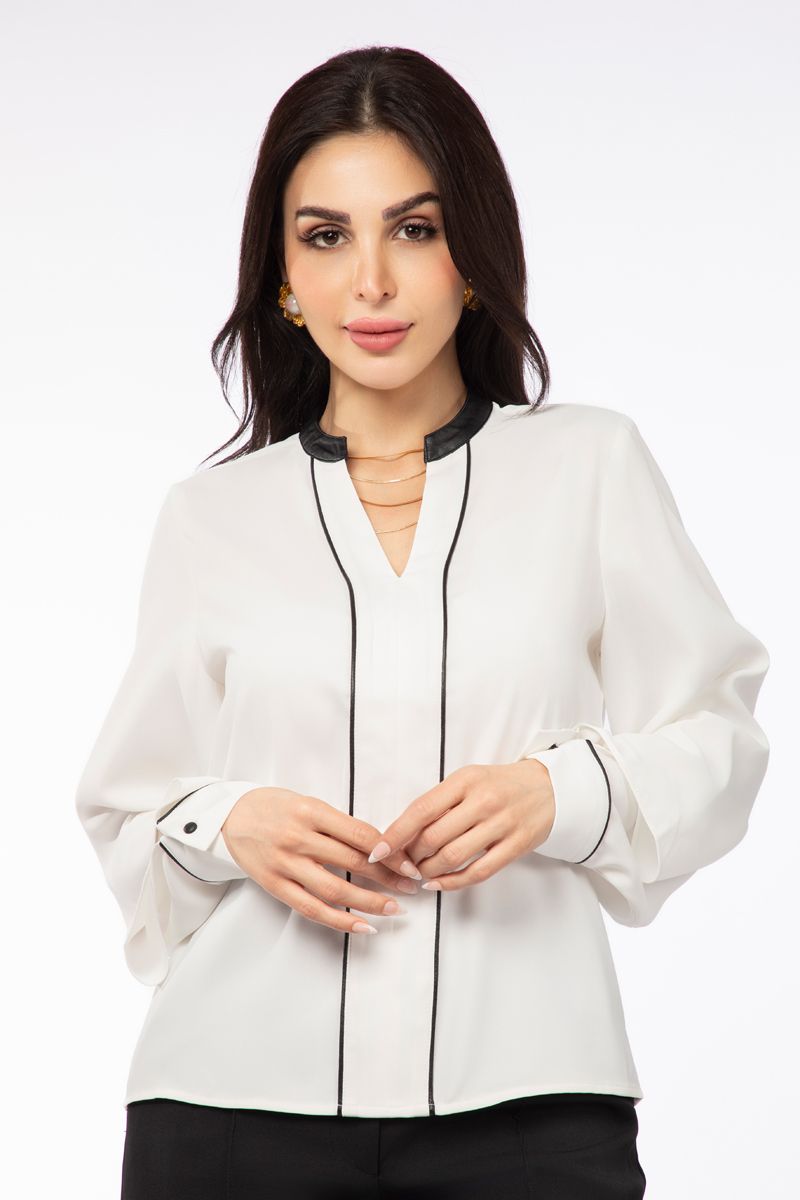 بلوزة نسائية بخطوط