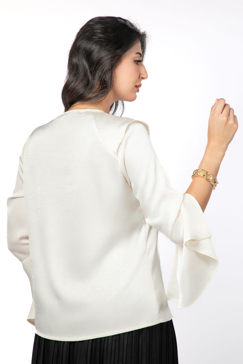 بلوزة نسائية مكشكشة